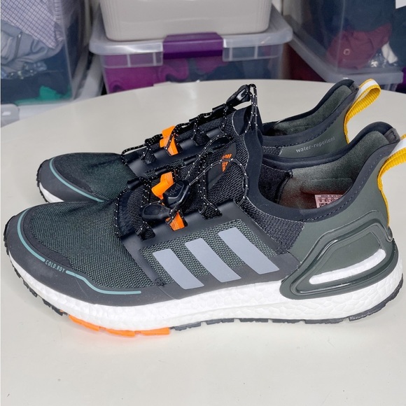 Adidas Men's Ultraboost Cold Ready Running Shoe Black Green Size 9 - Picture 3 of 14